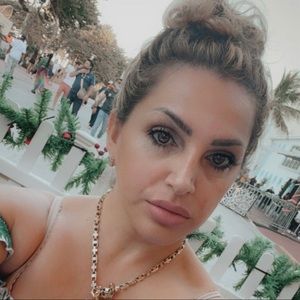 Meet your Posher, Avishe